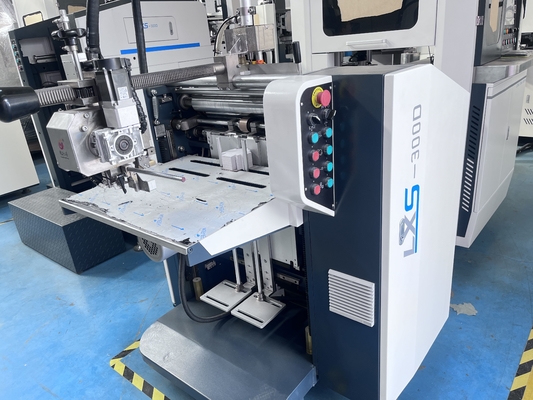 Máquina rígida automática de la fabricación de cajas que ata con correa, 40pcs/Min Cardboard Box Maker