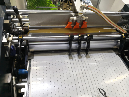 Pequeña máquina completamente automática de la fabricación de cajas de la cartulina, máquina plegable rígida de la caja