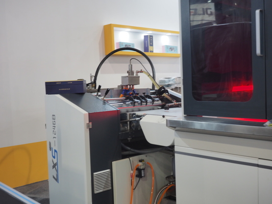 Máquina rígida de empaquetado inteligente automática de la fabricación de cajas para el embalaje de la caja de cartón