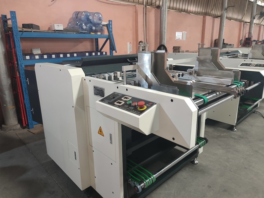 Máquina automática de ranura en V - La solución definitiva para la ranura de cartón eficiente en la fabricación de cajas rígidas.