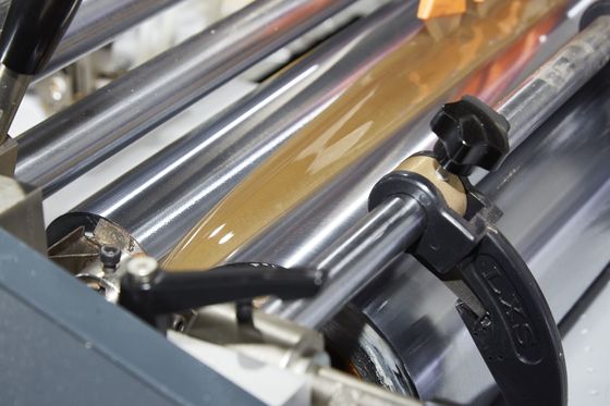 Máquina rígida automática de la fabricación de cajas para la fabricación de cajas de la joyería y la fabricación de la caja de zapatos
