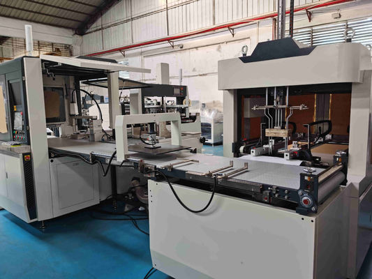 Los artes rígidos automáticos de la cartulina apelmazan la máquina de la fabricación de cajas con la caja de la caja
