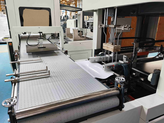 Los artes rígidos automáticos de la cartulina apelmazan la máquina de la fabricación de cajas con la caja de la caja