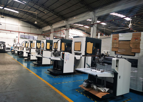 Sistema semiautomático de aplicación de pegamento para la fabricación de cajas rígidas