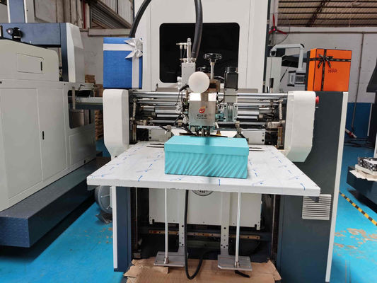 El teléfono móvil perfuma la máquina rígida de la fabricación de la caja con el sistema de embalaje dual de la caja
