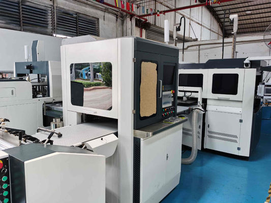 El teléfono móvil perfuma la máquina rígida de la fabricación de la caja con el sistema de embalaje dual de la caja