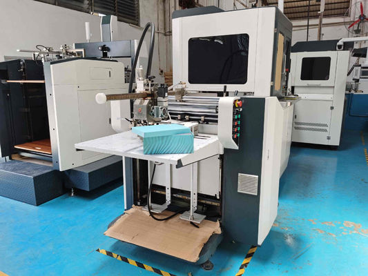 Máquina de encargo 0.08m m 4290KG de la fabricación de cajas del vino para la vela de la ropa