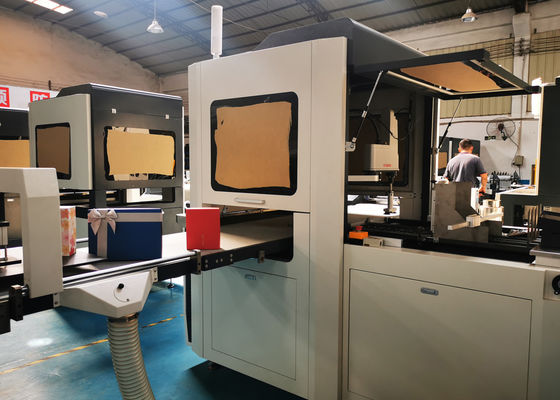 Máquina de pegado de papel de la caja de zapatos rígida que coloca la máquina para la producción rígida de la caja