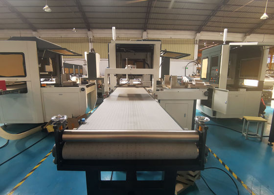 Separe las tapas que empaquetan la máquina de la fabricación de cajas con la velocidad 15-35pcs por minuto y para la fabricación de cajas rígida