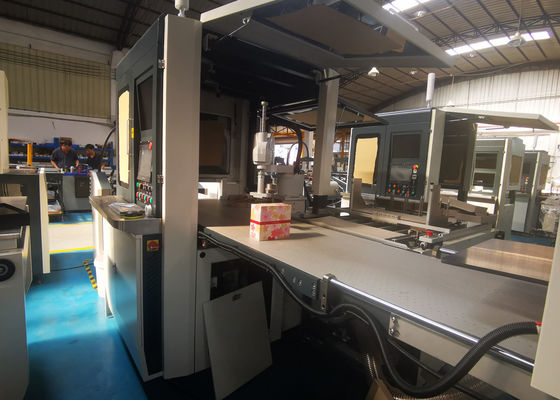 Máquina de pegado de papel automática para la caja interna que coloca y ser una del paso para la fabricación de cajas rígida