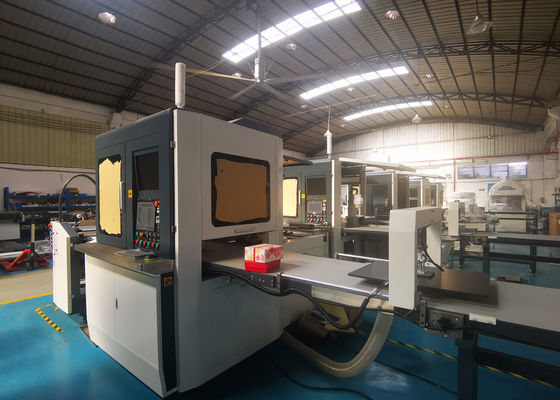 Máquina de pegado de papel automática para la caja interna que coloca y ser una del paso para la fabricación de cajas rígida