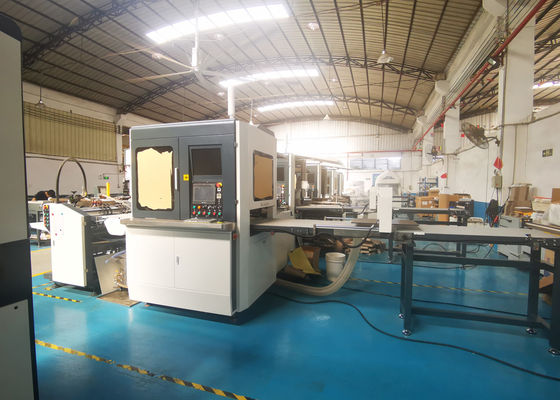 máquina 1855kg de 34pcs/Min Shoe Packaging Box Making con la colocación