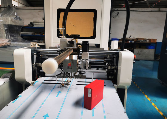 Sistema de embalaje de empaquetado elegante automático de la caja del teléfono del fabricante de la caja de cartón de la máquina de la fabricación de cajas del regalo