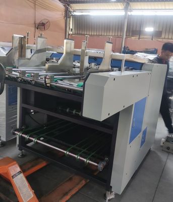 el paquete de 35m/Min Board Grooving Machine 4m m cubre la máquina que acanala de papel