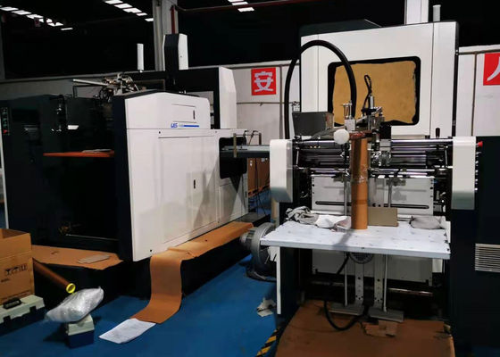 Máquina del LS 450 S. Box Positioning que se utiliza para pegar la caja interna en el papel para hacer la caja del teléfono móvil.