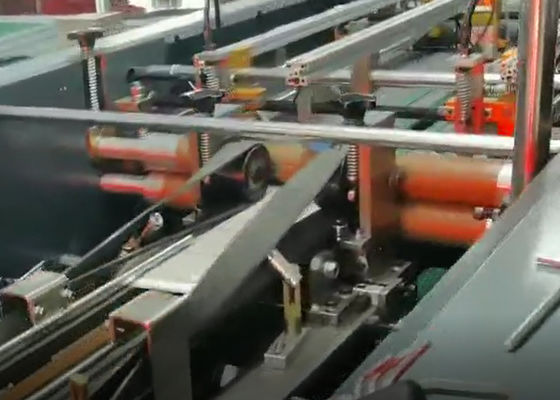 Cubierta completamente automática del teléfono celular de la máquina del plegado en abanico del panel duro que hace la máquina