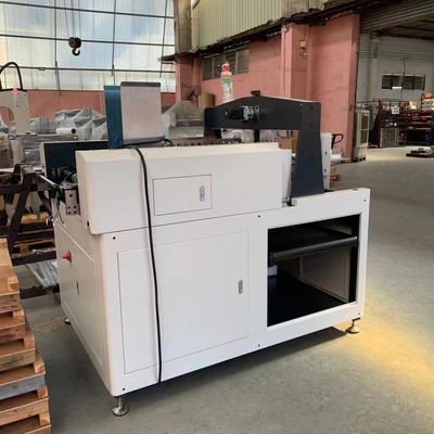 Pegamento de la esquina de la cinta que pega la máquina rígida de la fabricación de cajas de la máquina 920kg