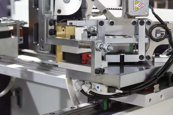 100 - esquina de la caja de control del PLC 200pcs/min que pega la máquina