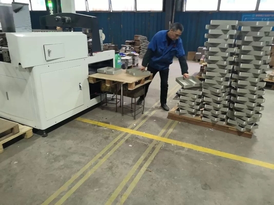 Esquina automática de la caja de papel LS-T430 que pega la máquina para la fabricación de cajas del regalo y del té