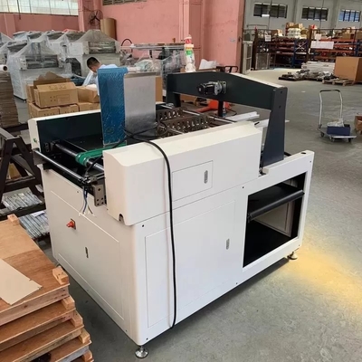 100 - esquina de la caja de control del PLC 200pcs/min que pega la máquina
