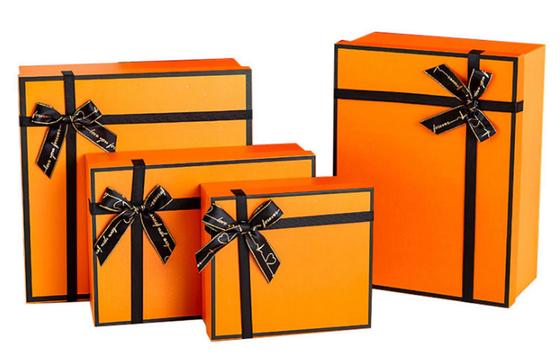 Máquina automática de la fabricación de cajas de la cartulina que embala el pequeño reloj del regalo de la joyería